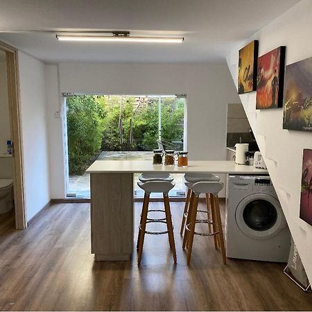 Modern City Center Appartment Saripolou Лимасол Екстериор снимка