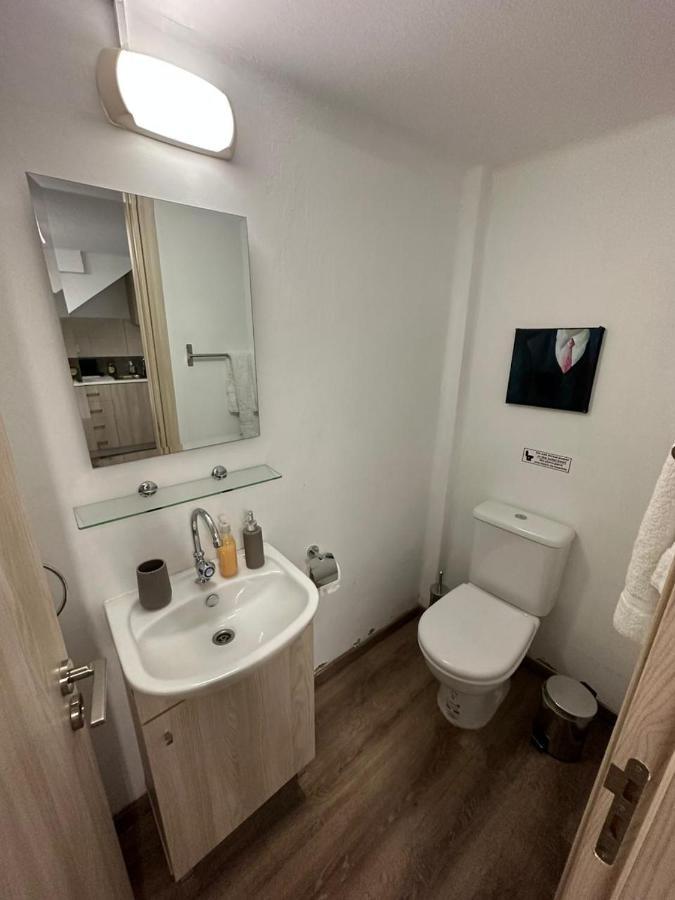 Modern City Center Appartment Saripolou Лимасол Екстериор снимка