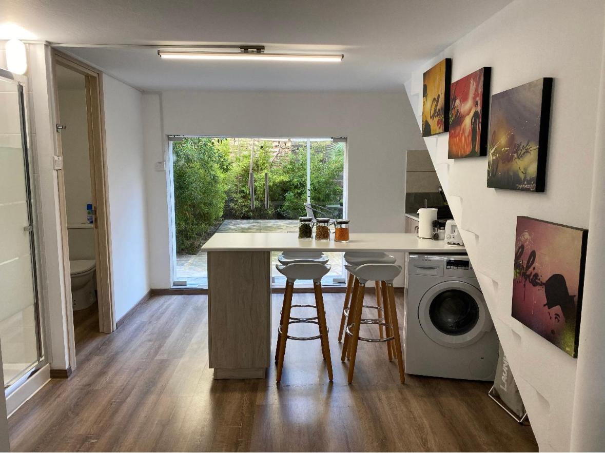 Modern City Center Appartment Saripolou Лимасол Екстериор снимка